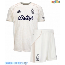 Camisa de time de futebol Nottingham Forest Oleksandr Zinchenko #35 Replicas 2º Equipamento Infantil 2025-26 Manga Curta (+ Calças curtas)